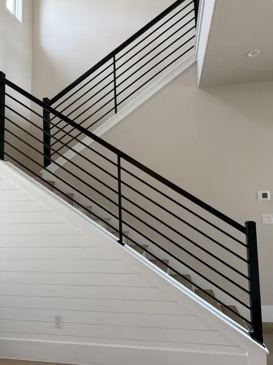 Two-flight horizontal bar stair rail