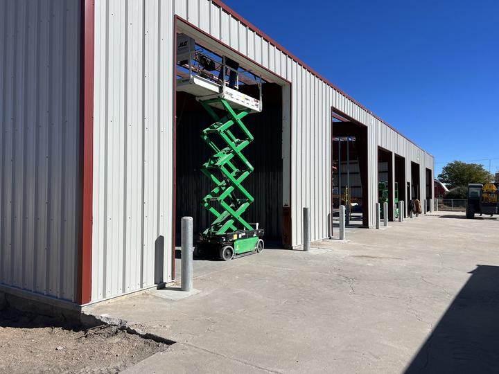 Multi-bay commercial steel building near completion