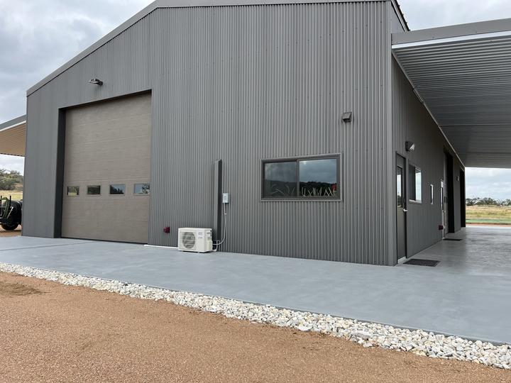 Gable end of a finished steel shop